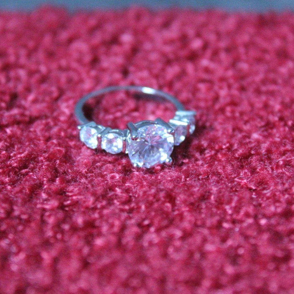 FAKE diamond ring